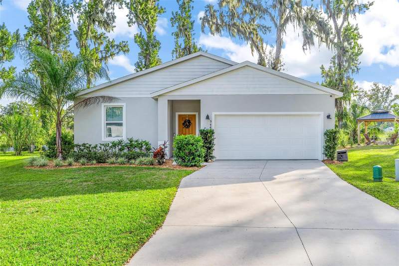944 BELLE OAK DRIVE home for sale in Leesburg Arbors Lake Harris Homes for Sale: 5 Homes