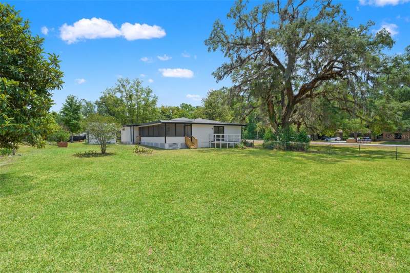3 bedroom Single Family Residence at 16119 Wilson Boulevard, Masaryktown, Brooksville — photo 3