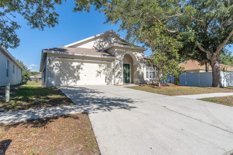 4 bedroom Single Family Residence at 12907 Early Run Lane, South Pointe Ph 10 & 11, Riverview — photo 3