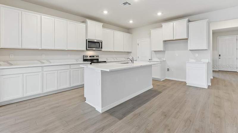 5 bedroom Single Family Residence at 10436 Woodland Garden Way, Oakfield Trails, Parrish — photo 4