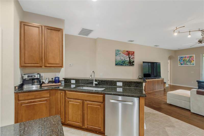 5 bedroom Single Family Residence at 10859 Breaking Rocks Drive, Easton Park Ph 1, Tampa — photo 4