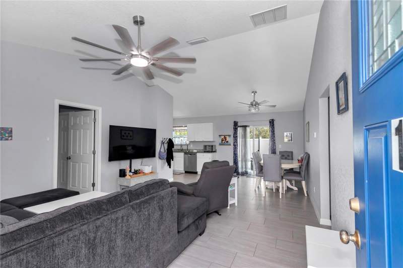 3 bedroom Single Family Residence at 1 Laurel Pass Lane, Silver Springs Shores Unit 24, Ocala — photo 4
