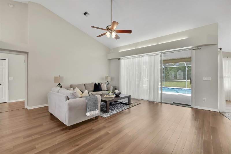 3 bedroom Single Family Residence at 13290 Don Loop, Amber Woods Ph III, Spring Hill — photo 2