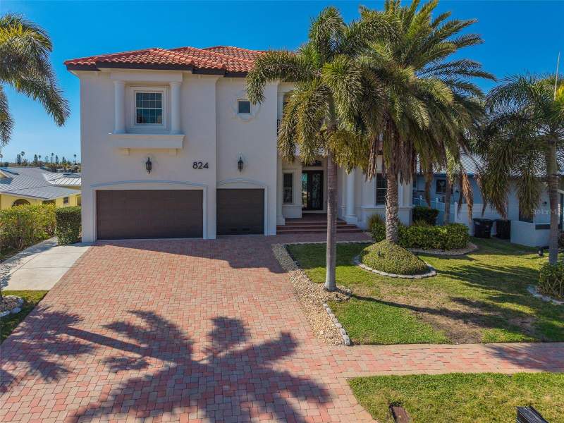 824 ISLAND WAY home for sale in Island Estates Of Clearwater