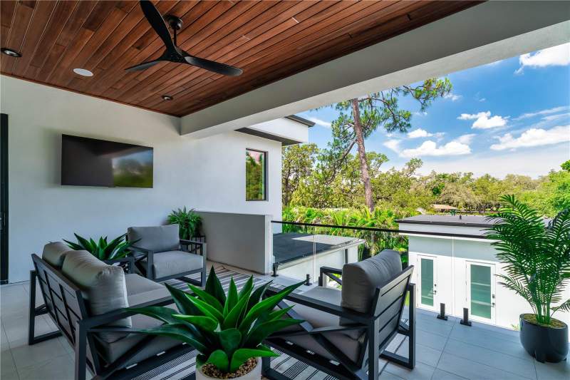 5 bedroom Single Family Residence at 2201 N Glenwood Drive, Ridgewood Park, Tampa — photo 3