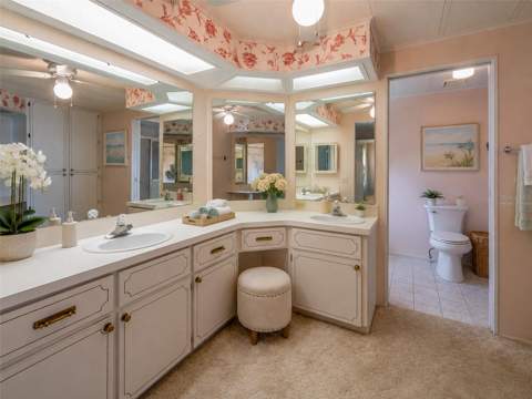 1021 Hilltop Road, Tavares FL - photo 16 of 46