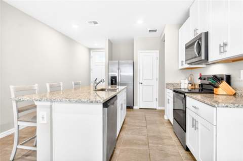 3729 Radiant Mountain Drive, Plant City FL - photo 9 of 38