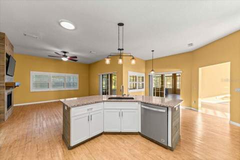 5592 NE 61st Avenue Road, Silver Springs FL - photo 18 of 47