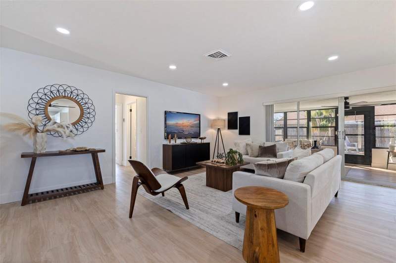 3 bedroom Single Family Residence at 5901 25th Street, Stephenson Manor Unit 2 6th Add, St Petersburg — photo 4