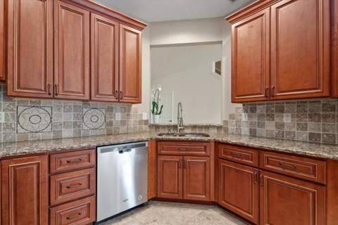 3623 Parkridge Circle #11-104, Sarasota FL - photo 15 of 48