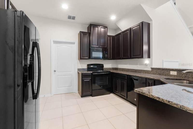 3 bedroom Townhouse at 3031 Old Fulton Place, Broadway Centre Twnhms, Brandon — photo 5