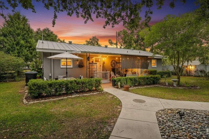 3 bedroom Single Family Residence at 175 Riviere Road, Palm Harbor, Palm Harbor — photo 5