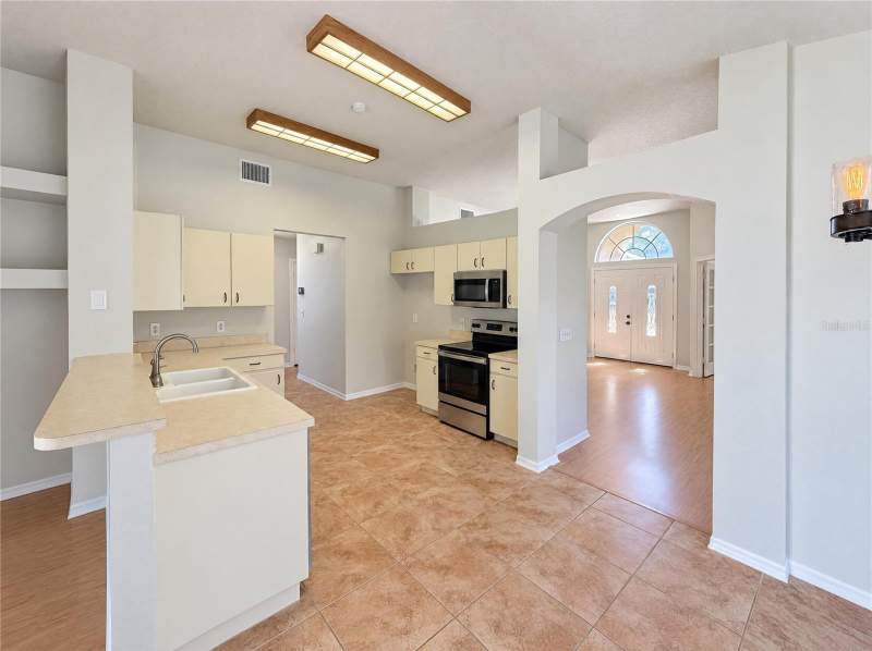 3 bedroom Single Family Residence at 22827 Richardson Lane, Eagle Crest At Sable Ridge Ph 02A, Land O Lakes — photo 2