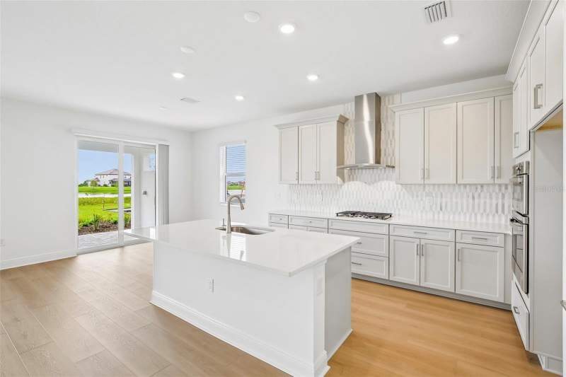4 bedroom Single Family Residence at 7574 Hawkstone Drive, Hawkstone, Sarasota — photo 5