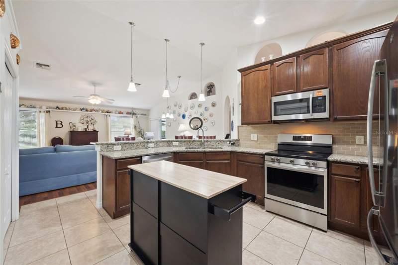 4 bedroom Single Family Residence at 2243 Wolf Ridge Lane, Addison Place Sub, Mount Dora — photo 4