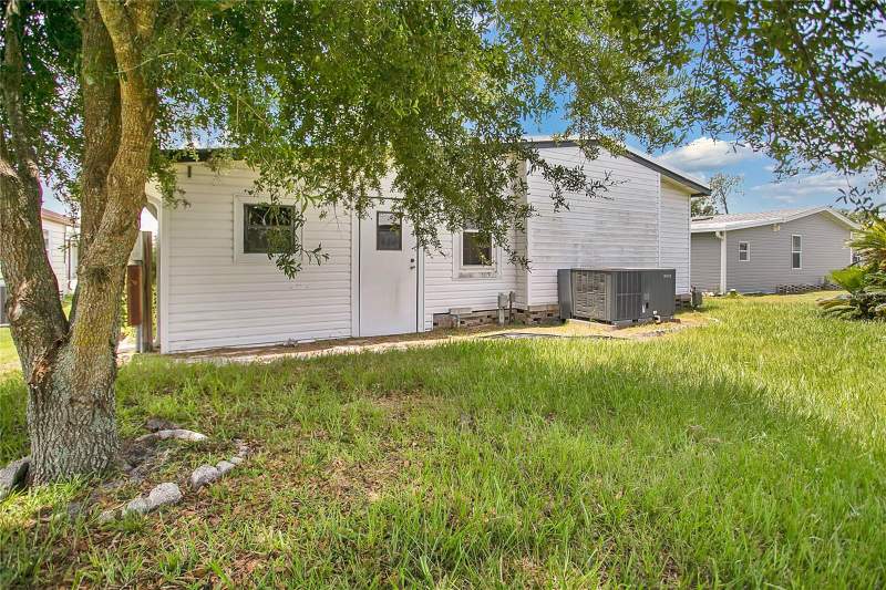 2 bedroom Manufactured Home at 6443 Hollyberry Lane, Brookhaven Village, Winter Haven — photo 2