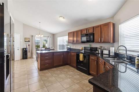 2412 Sonja Court, Kissimmee FL - photo 10 of 32