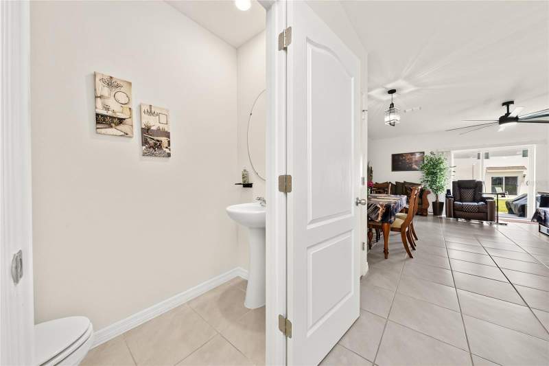 3 bedroom Townhouse at 1931 Tamarack Pass, Danbury At Ridgewood Lakes, Davenport — photo 4