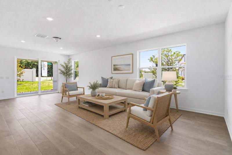 4 bedroom Single Family Residence at 13824 Sunlight Meadow Drive, Spencer Glen North, Riverview — photo 5