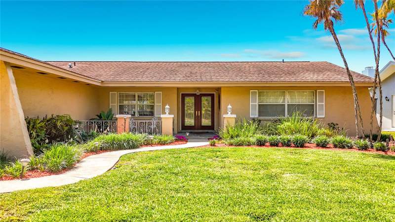 4 bedroom Single Family Residence at 6490 Burning Tree Drive, Seminole Lake Golf & Country Club Estate, Seminole — photo 4