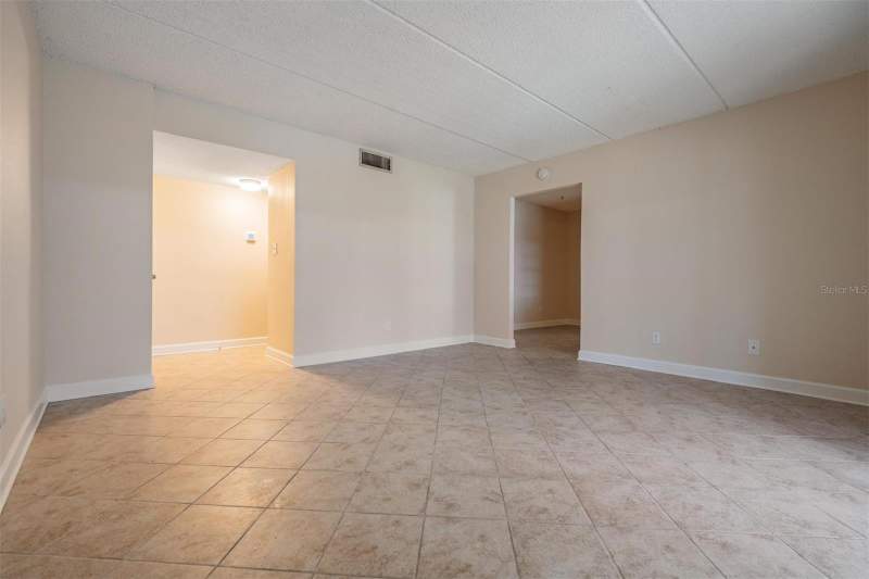 2 bedroom Condominium at 8565 12th Way #A, Jamestown Condo, St Petersburg — photo 4