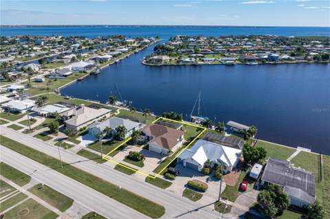 21551 Edgewater Drive, Port Charlotte FL - photo 13 of 75