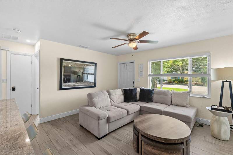 4 bedroom Single Family Residence at 8011 26th Avenue, Jungle Terrace Sec B, St Petersburg — photo 5