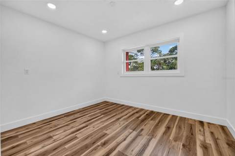 1524 Carson Circle, St Petersburg FL - photo 19 of 38