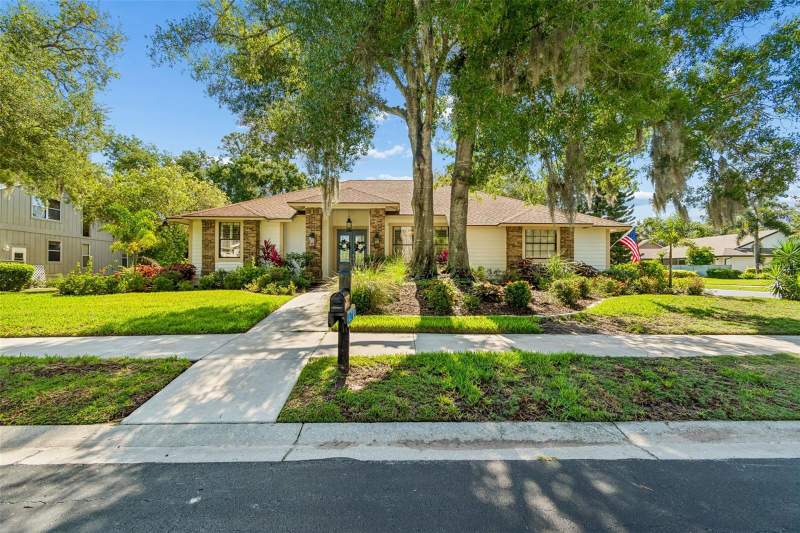 4 bedroom Single Family Residence at 4627 Trails Drive, Lakes Estates 3 Of Sarasota, Sarasota — photo 1