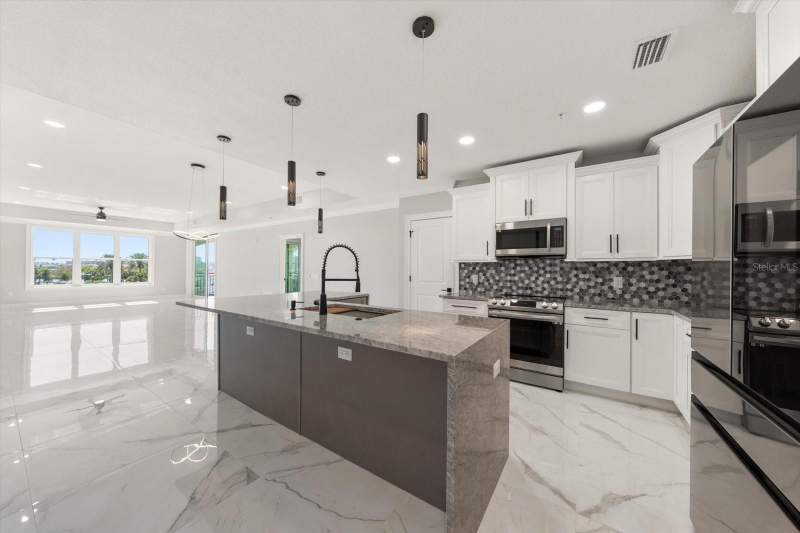 3 bedroom Condominium at 211 Dolphin Point #303, La Brisa Del Mar Condo Unit 303, Clearwater — photo 3