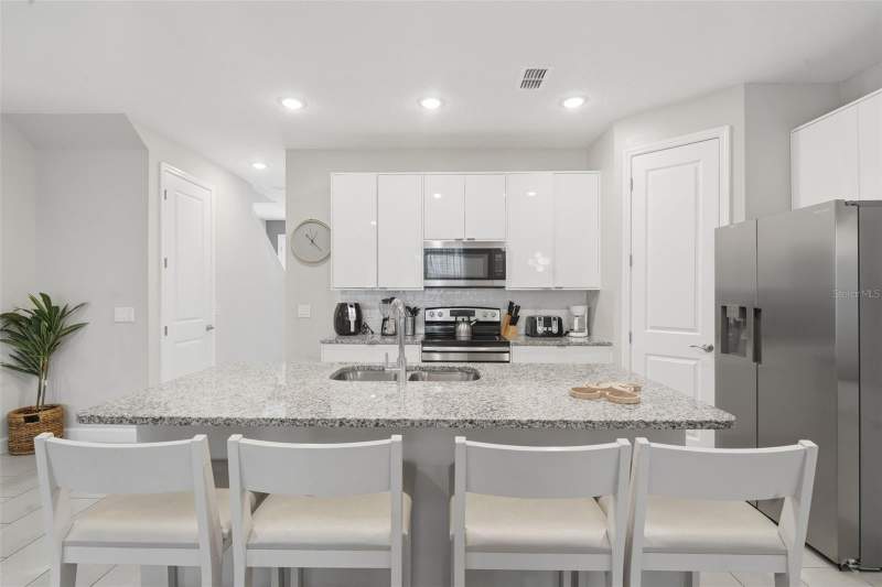 4 bedroom Townhouse at 7997 FORMOSA VALLEY PLACE, FORMOSA VALLEY, KISSIMMEE — photo 5