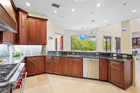7158 Hawks Harbor Circle, Bradenton FL - photo 19 of 74