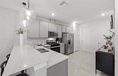 18734 Indian Rock Place, Lakewood Ranch FL - photo 6 of 28