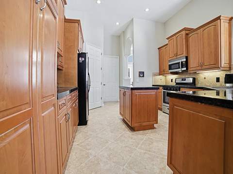 9926 Santa Barbara Court, Howey In The Hills FL - photo 13 of 58