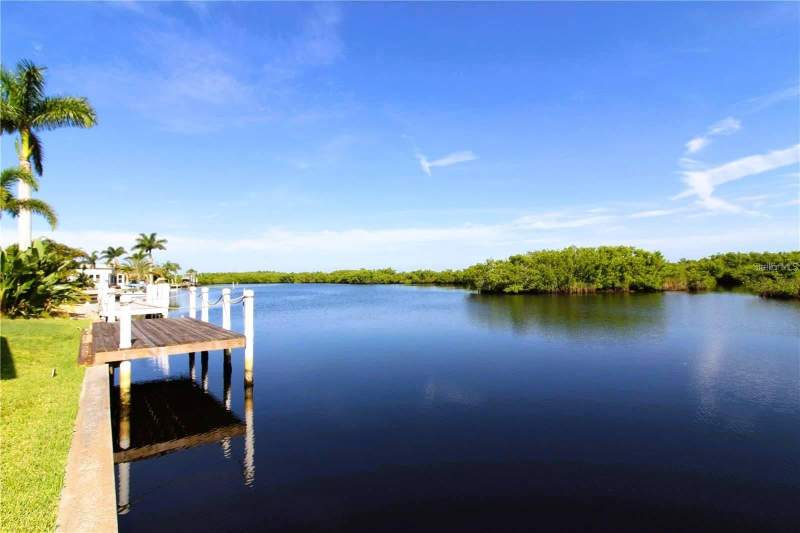 3 bedroom Manufactured Home at 3127 Bayside Parkway, Pelican Harbor Mob Home Estates, Punta Gorda — photo 5