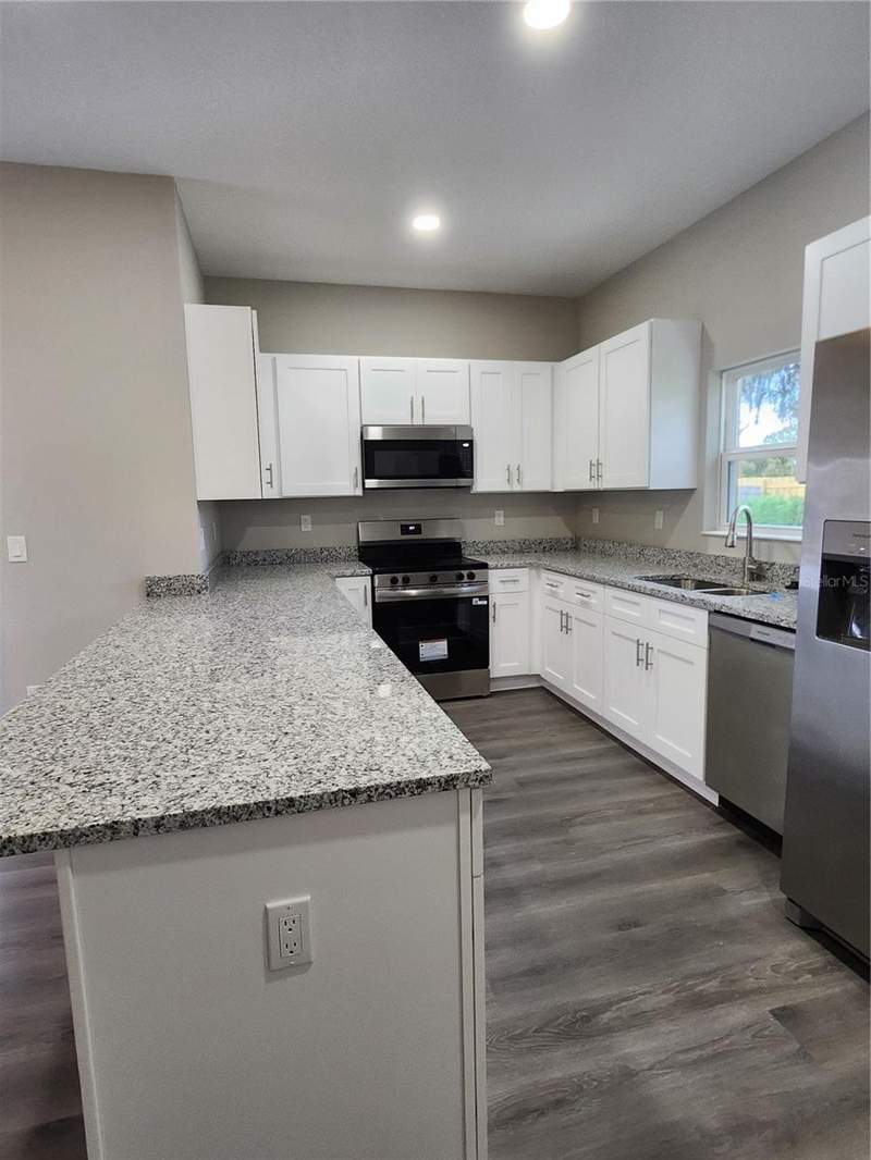 3 bedroom Single Family Residence at 5024 Finders Court, Knoll Pine, Tampa — photo 2