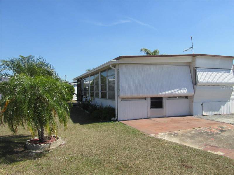 2 bedroom Manufactured Home at 10 Red Quill Circle, Saddlebag Lake, Lake Wales — photo 3
