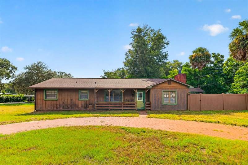 315 S LONE OAK DRIVE home for sale in Leesburg Hillside Manor Homes for Sale: 3 Homes, Median $225K
