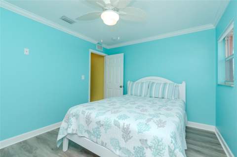5605 Shore Boulevard #1B, Gulfport FL - photo 17 of 49