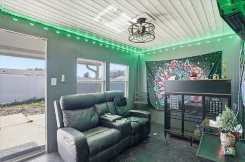 3208 Kilburn Road, Holiday FL - photo 16 of 17