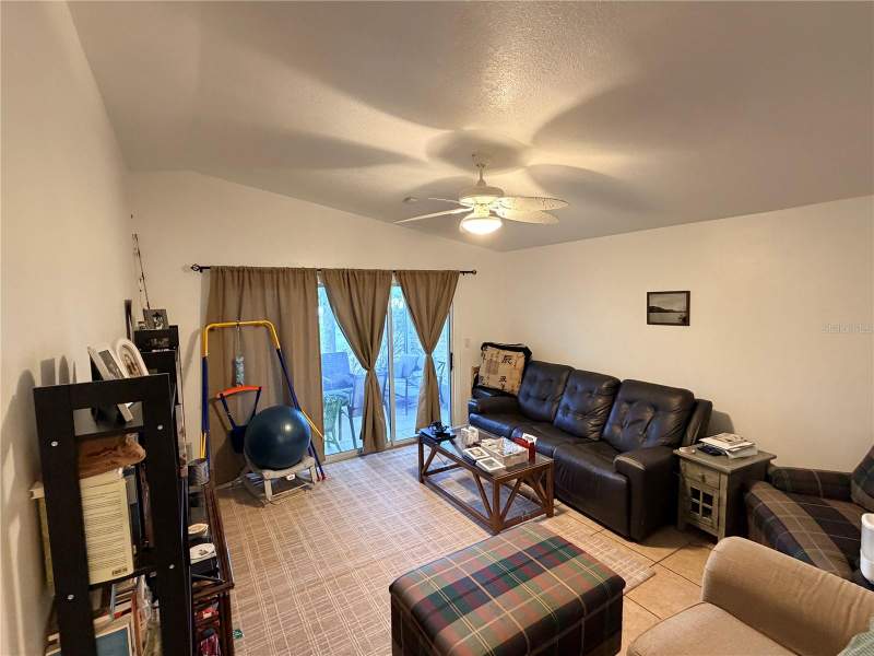 3 bedroom Single Family Residence at 2010 1/2 Vine Street, Schaeffer Sub, Leesburg — photo 3