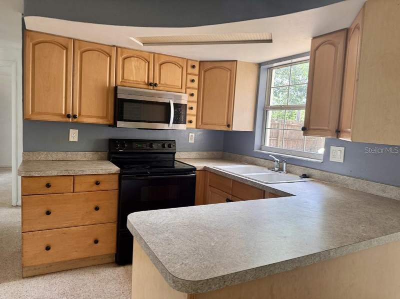 3 bedroom Single Family Residence at 4338 Beacon Square Drive, Beacon Square, Holiday — photo 2