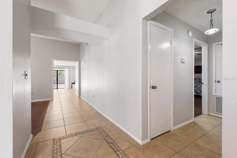 3 bedroom Single Family Residence at 1912 Firethorn Court, Watermill At Providence Lakes, Brandon — photo 4