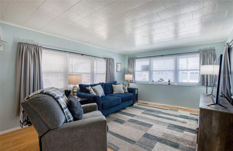 1 bedroom Mobile Home at 18675 US Highway 19 #328, Clearwater, Clearwater — photo 5