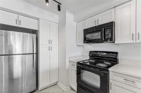 6219 Palma Del Mar Boulevard #301, St Petersburg FL - photo 8 of 37