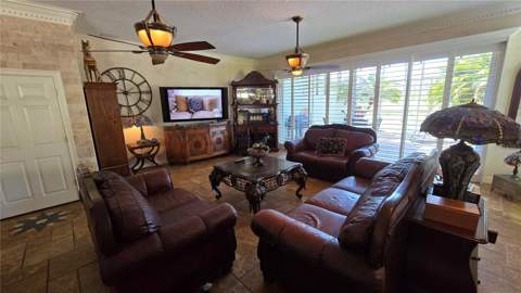 1648 Lago Vista Boulevard, Palm Harbor FL - photo 23 of 58