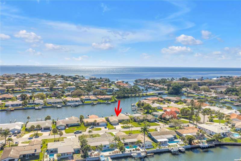 4 bedroom Single Family Residence at 1964 Massachusetts Avenue, Venetian Isles, St Petersburg — photo 3