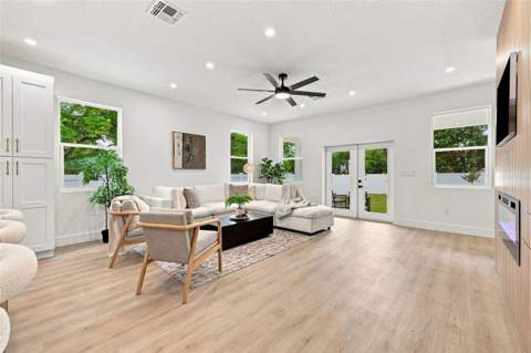 3008 E Osborne Avenue, Tampa FL - photo 10 of 25