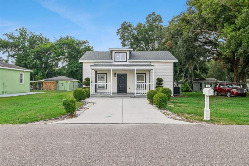 5 bedroom Single Family Residence at 306 S Disston Avenue, Minneola, Minneola — photo 4