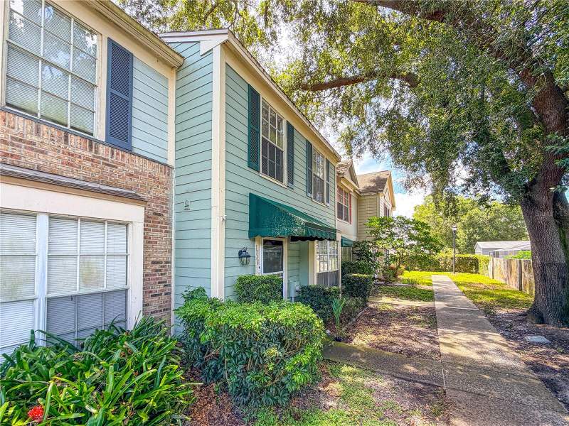 2 bedroom Townhouse at 1844 Mill Run Circle, Fletchers Mill, Tampa — photo 2
